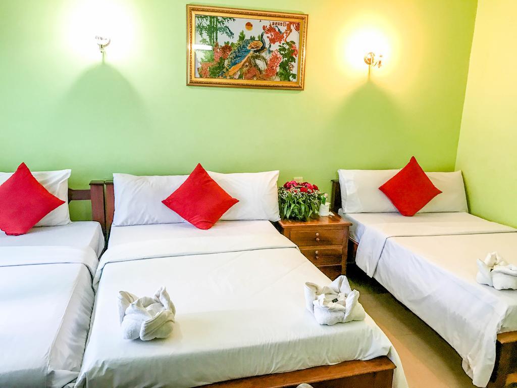 Ta Som Guesthouse & Tour Services Сіємреап Екстер'єр фото