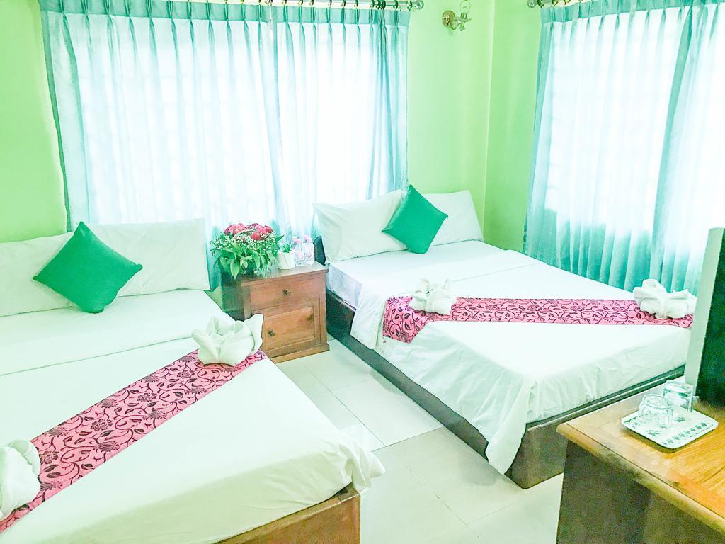Ta Som Guesthouse & Tour Services Сіємреап Екстер'єр фото