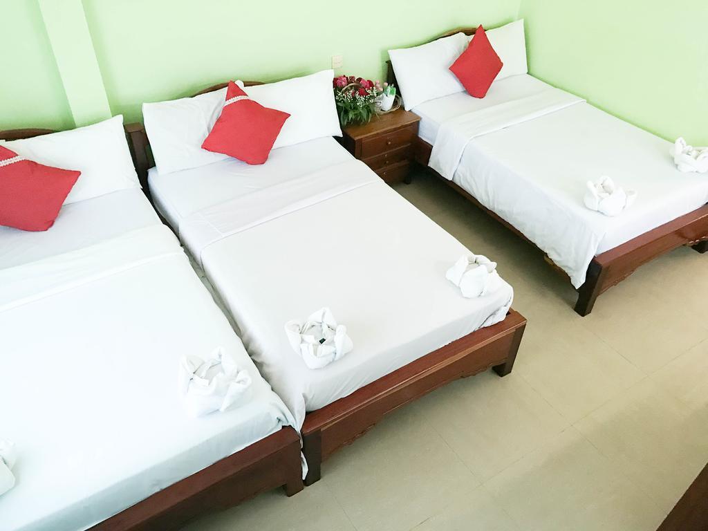 Ta Som Guesthouse & Tour Services Сіємреап Екстер'єр фото