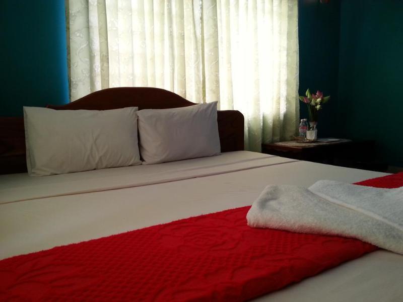 Ta Som Guesthouse & Tour Services Сіємреап Екстер'єр фото